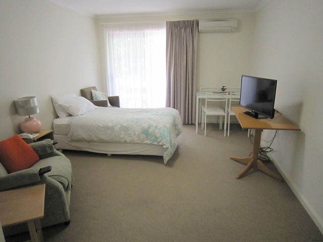 Refurbished serviced apartment located..