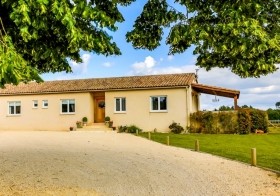 Immaculately Presented 3 Bedroom Home.. - 2