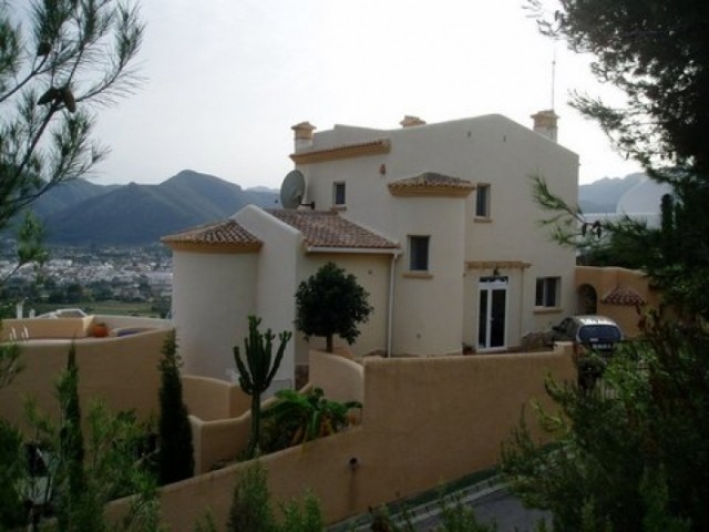 4 Bedrooms - Villa - Alicante - For Sale