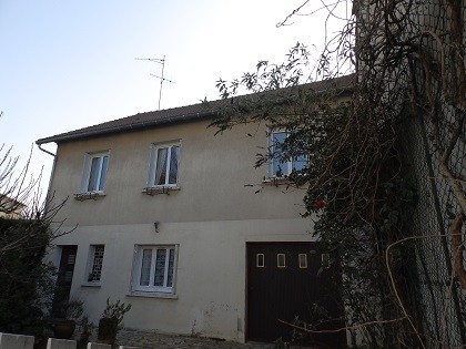 Town house with garden and garages - 2