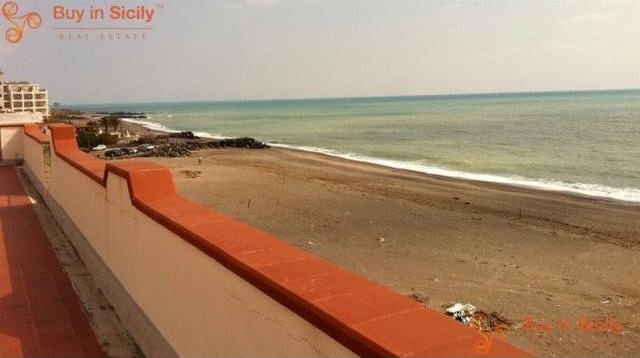 2 bedroom Apartment For Sale: Via..