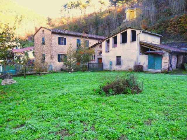 Country/farmhouse - For Sale - South of.. - 2