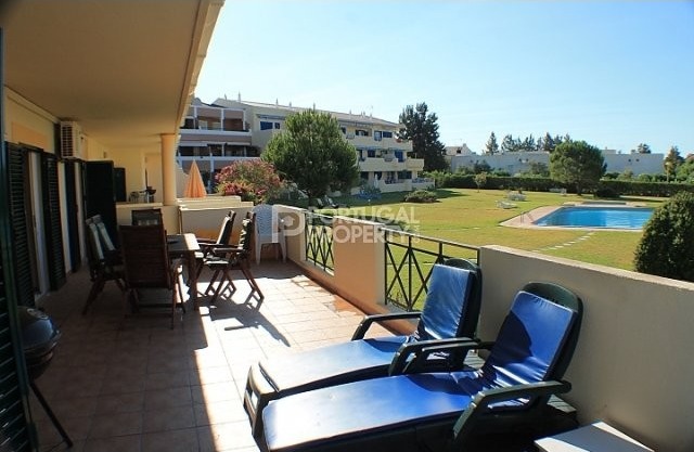 Ground floor very large terrace direct..