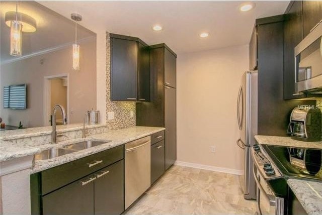 3 bedroom Property For Sale: 700 SOUTH.. - 2