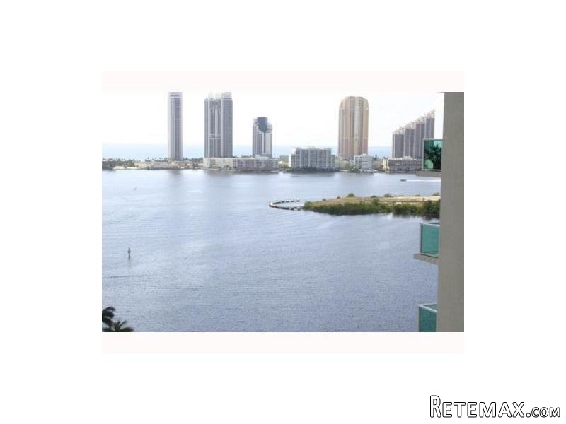 2 bedroom Flat For Sale: 3340 NE 190 ST..