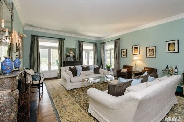 24 Underhill Rd Matinecock, NY 11560 - 2