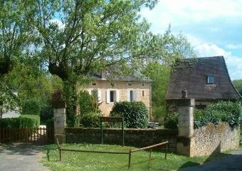 Situated In A Quiet Location And Close..