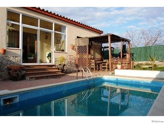 2 Bedrooms - Detached Villa - Girona -..