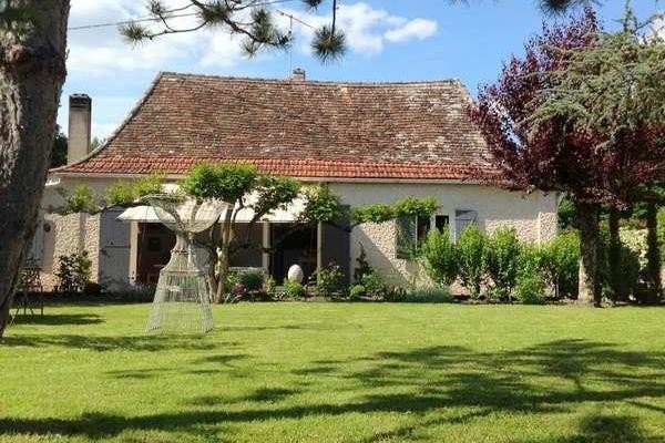 Montpon (24) - For sale : Pretty..