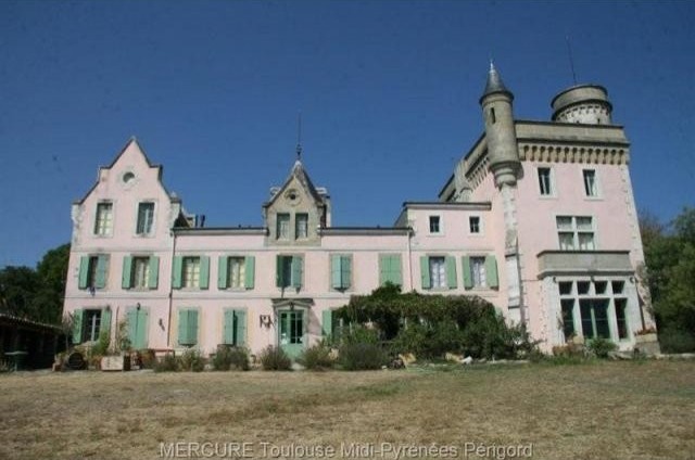 12 bedroom Castle For Sale: 11000 AUDE