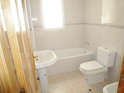 STUNNING VIEWS 4 BEDS SEMI - 2