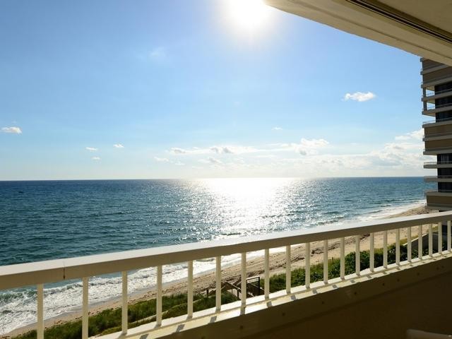 2 bedroom Residence For Sale: Singer..