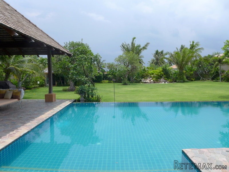 Marvelous 4 plus bedroom villa in top..