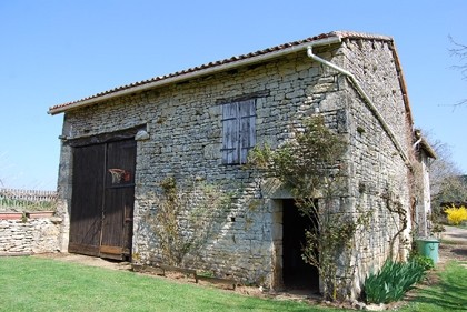 Beautiful renovated longère with 5600m².. - 2