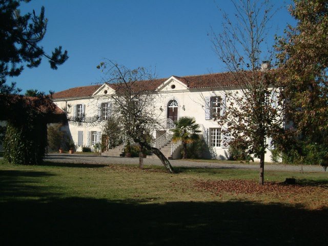 *exclusive Manor In Lovely Town*..