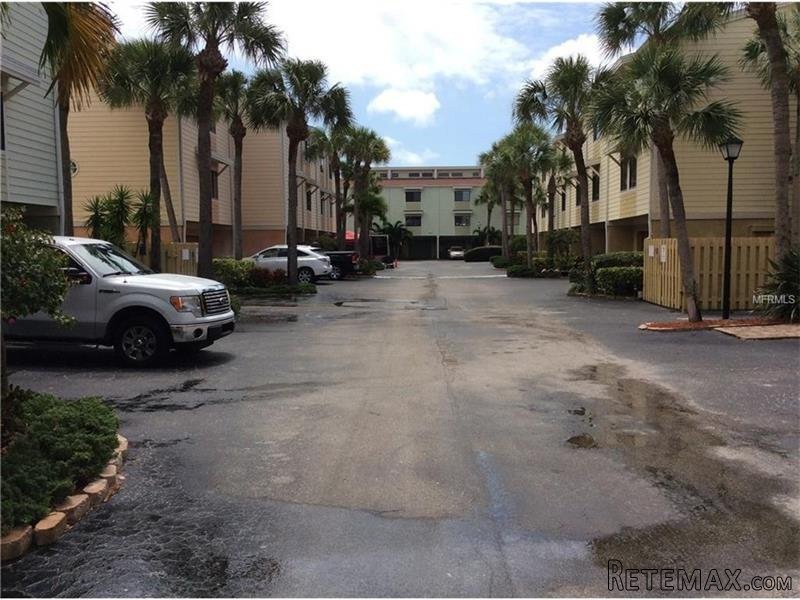 2 bedroom Property For Sale: 529 SANDY..