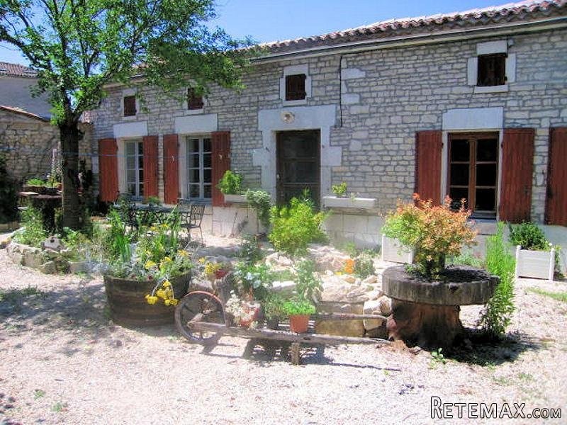Spacious Village House With Loft-Style..