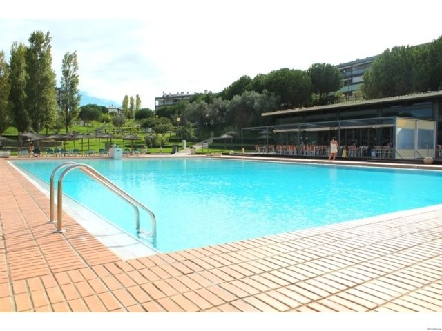 A LOVELY TWO BEDROOM APARTMENT CLOSE TO..