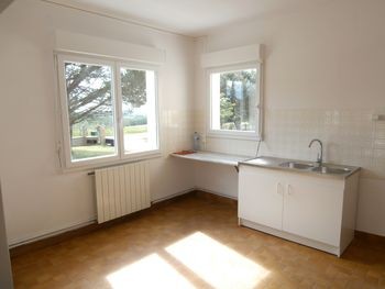 Large 5 Bedroom House With Enclosed.. - 2