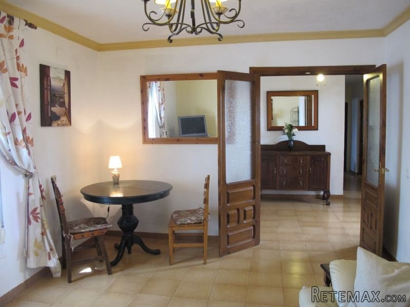 3 bedroom, 1 bathroom Townhouse, (build.. - 2
