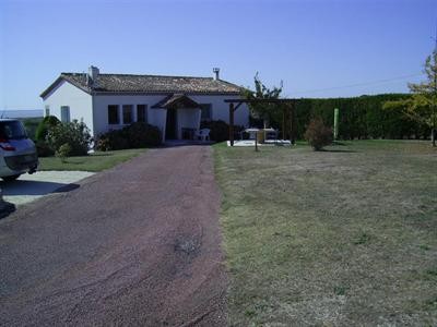 3 Bedrooms - House - Poitou-Charentes -..