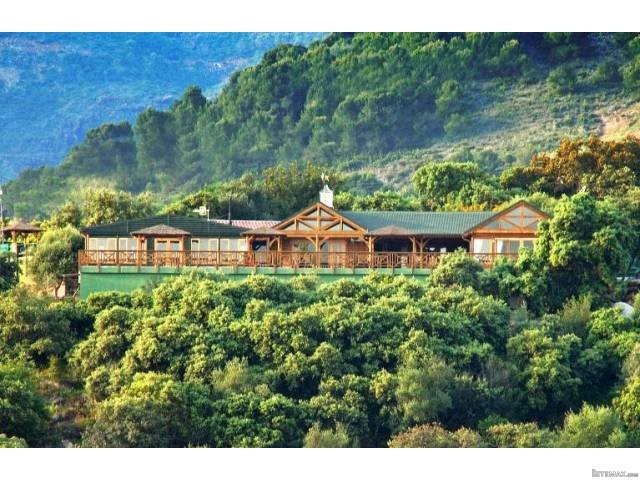 Countryside Estate with 24 Acres