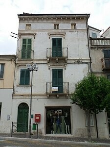 Stunning Palazzo in the center of a..