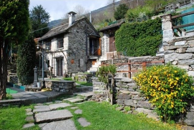 3 bedroom Cottage For Sale: Casale..