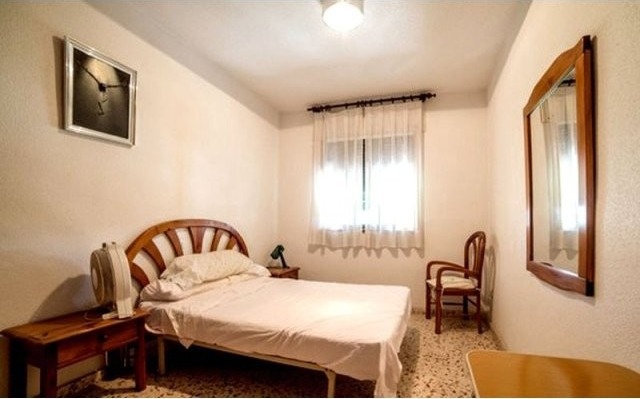 4 bed townhouse very close to the beach