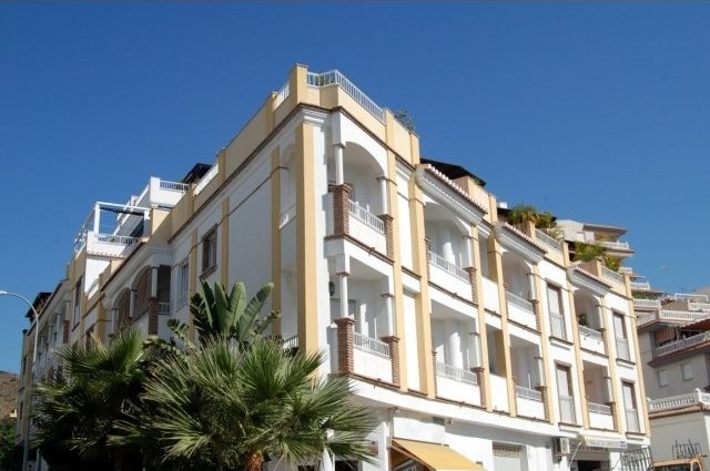 2 Bedroom South Facing Apartment with..