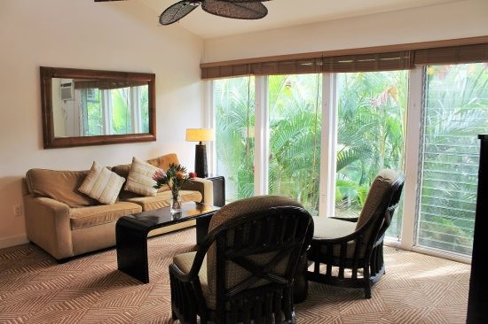 Aina Nalu Condo H208