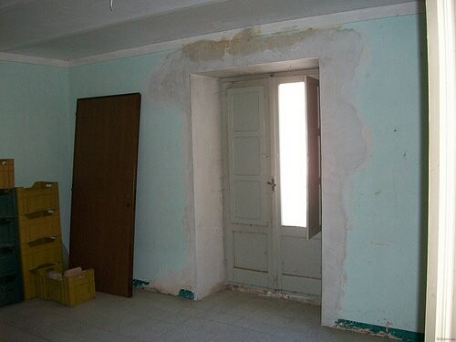 Townhouse with grat features to restore.. - 2