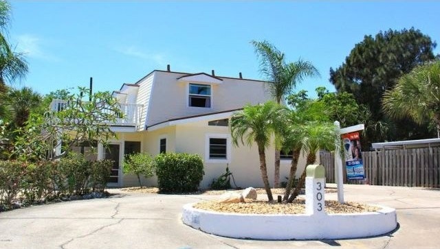 303 Winslow Cocoa Beach, FL 32931 - 2