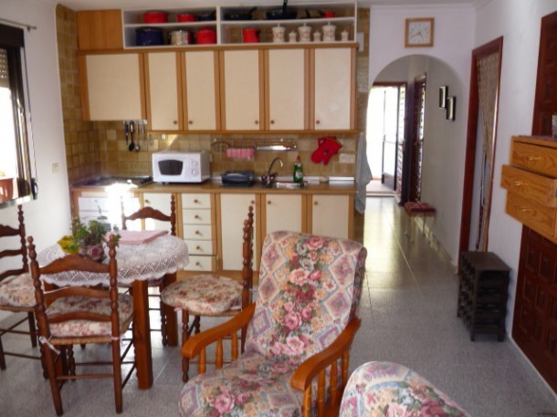 This pretty 1 bedroom apartment has.. - 2