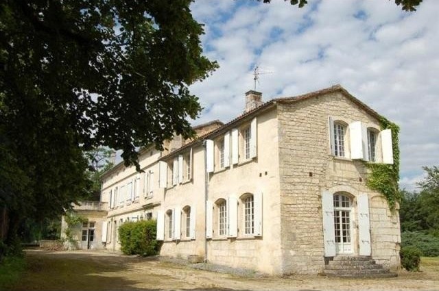 4 bedroom Character For Sale: 16600..