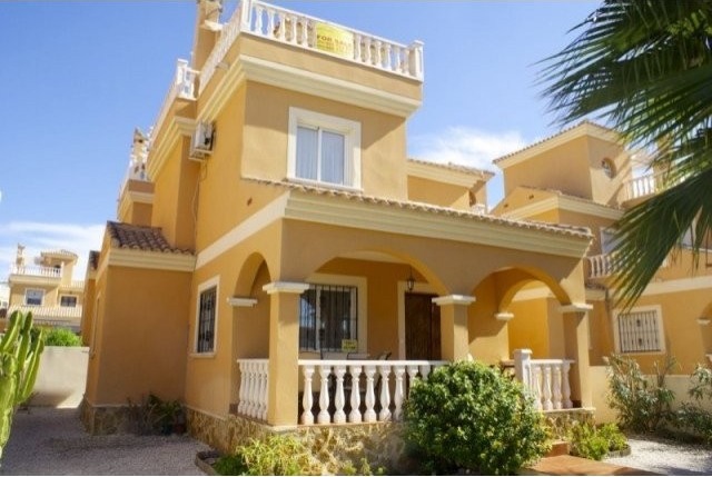 3 Bedrooms - Villa - Alicante - For Sale