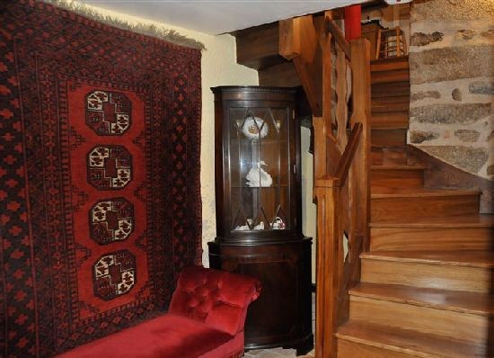 5 Bedroom Character House, Great.. - 2