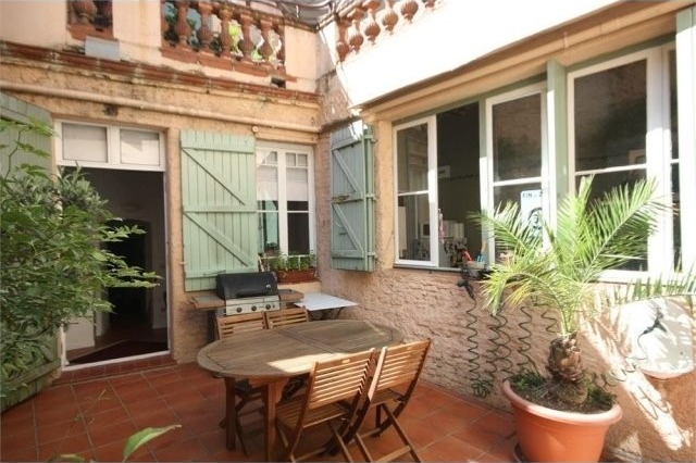 2 Bedroom Apartment Full Of Character..