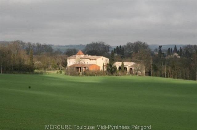 6 bedroom House For Sale: 11000 AUDE - 2