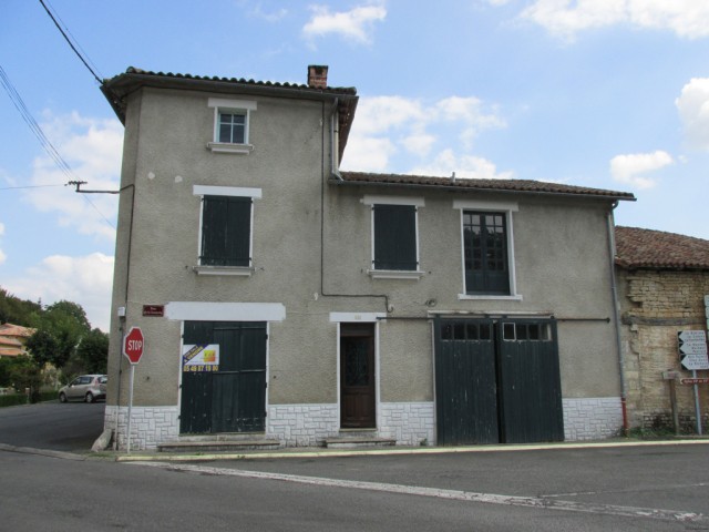 Large 4 Bedroom Stone House To Renovate - 2
