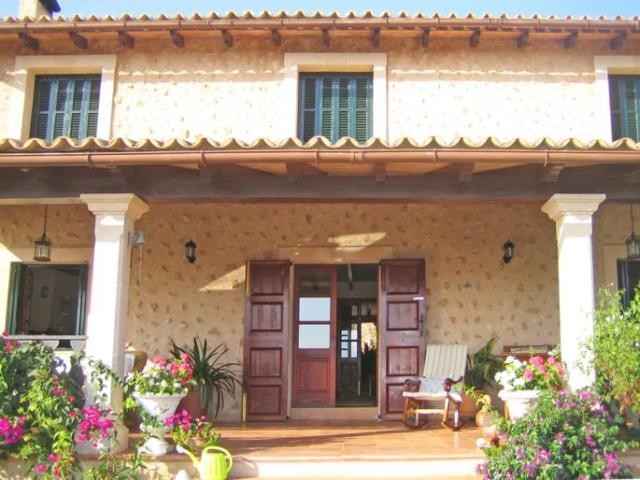 Private country house with fantastic..