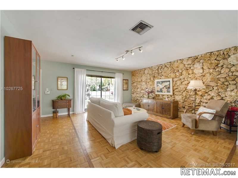 4 bedroom House For Sale: 5101 SW 67 Ave - 2