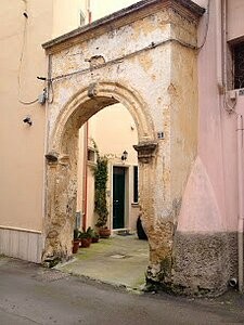 Unique property with vaultings 5..