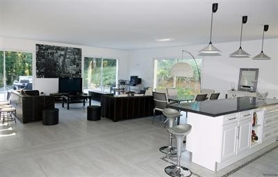 Contemporary House 4 Rooms