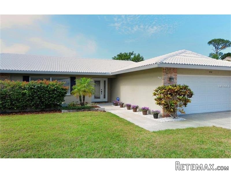 3 bedroom House For Sale: 2732 Coventry.. - 2