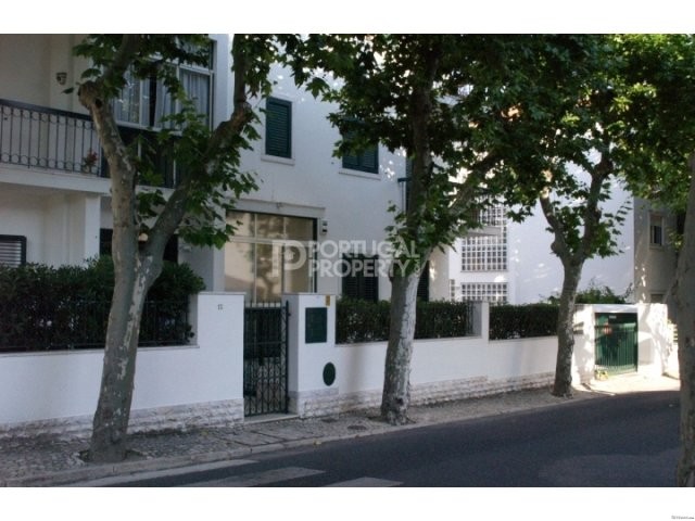 Lovely 3 bedroom apartment in Carcavelos