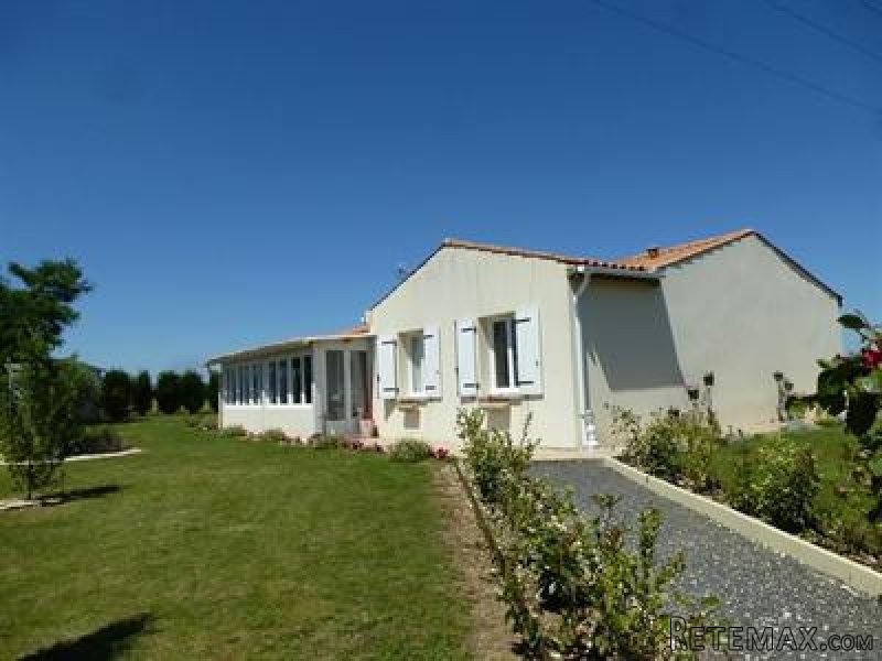 3 Bedrooms - House - Poitou-Charentes.