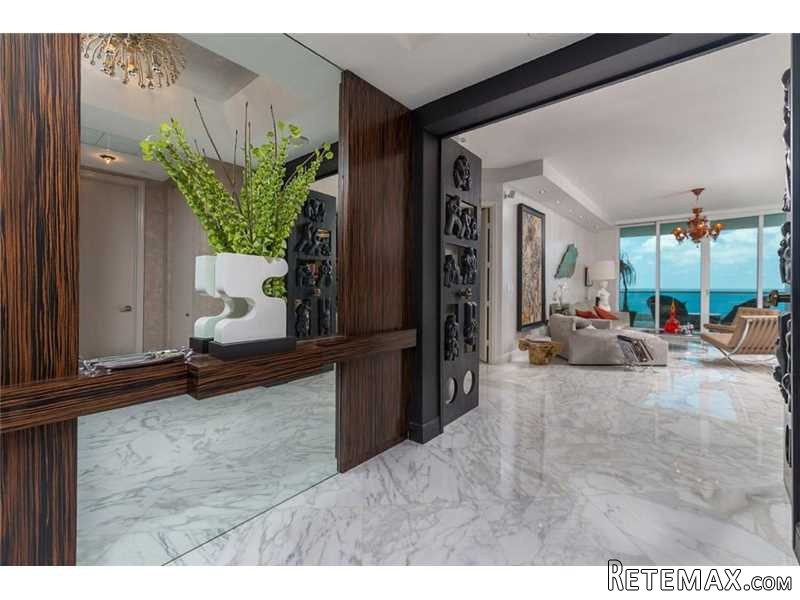 2 bedroom Flat For Sale: 16051 COLLINS..