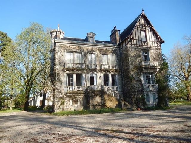 6 bedroom Manor House For Sale: 17170 A..