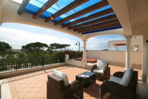 Apartment For Sale in Vale de Lobo